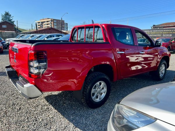 Mitsubishi L200 KATANA CRT 4x4 2023 - Imagen 3
