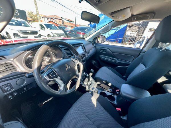 Mitsubishi L200 KATANA CRT 4x4 2023 - Imagen 9