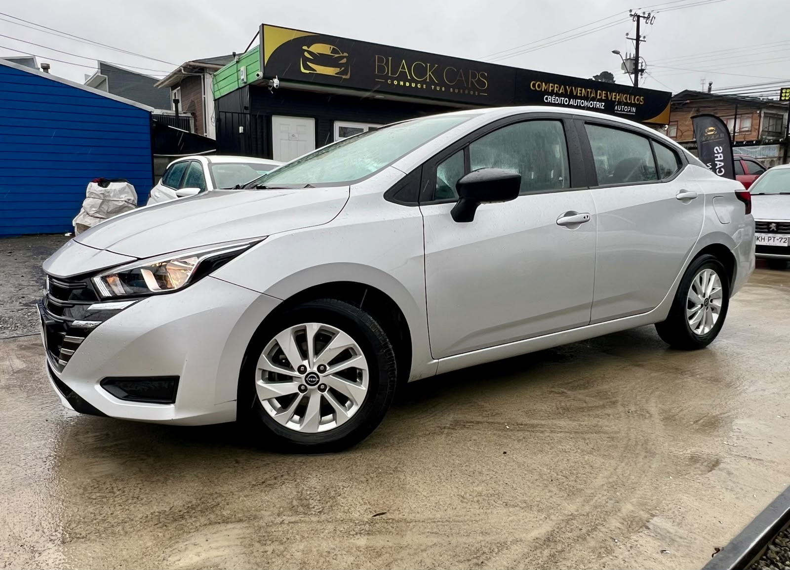 NISSAN VERSA AUTOMÁTICO 2024