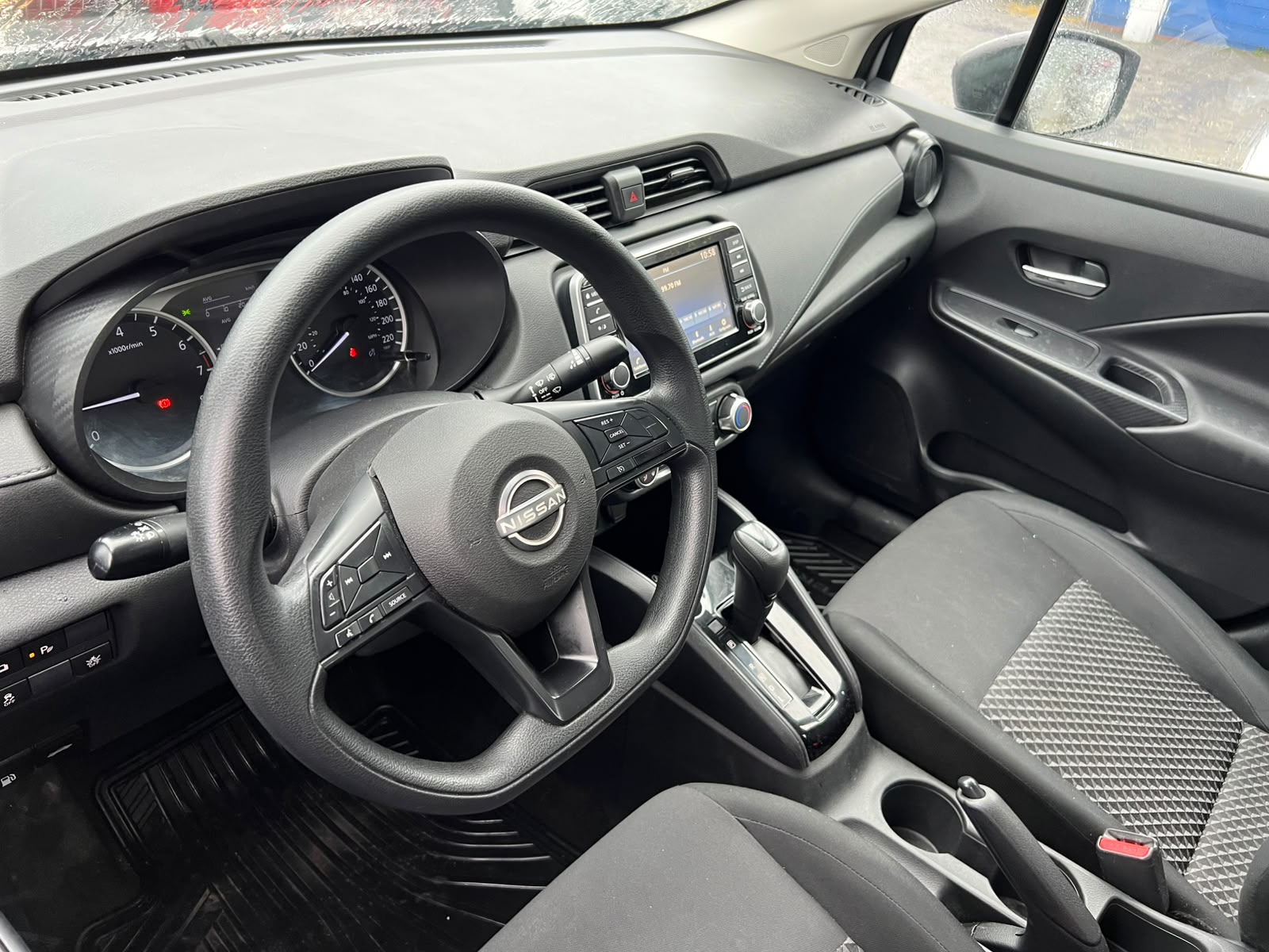 NISSAN VERSA AUTOMÁTICO 2024 - Imagen 5