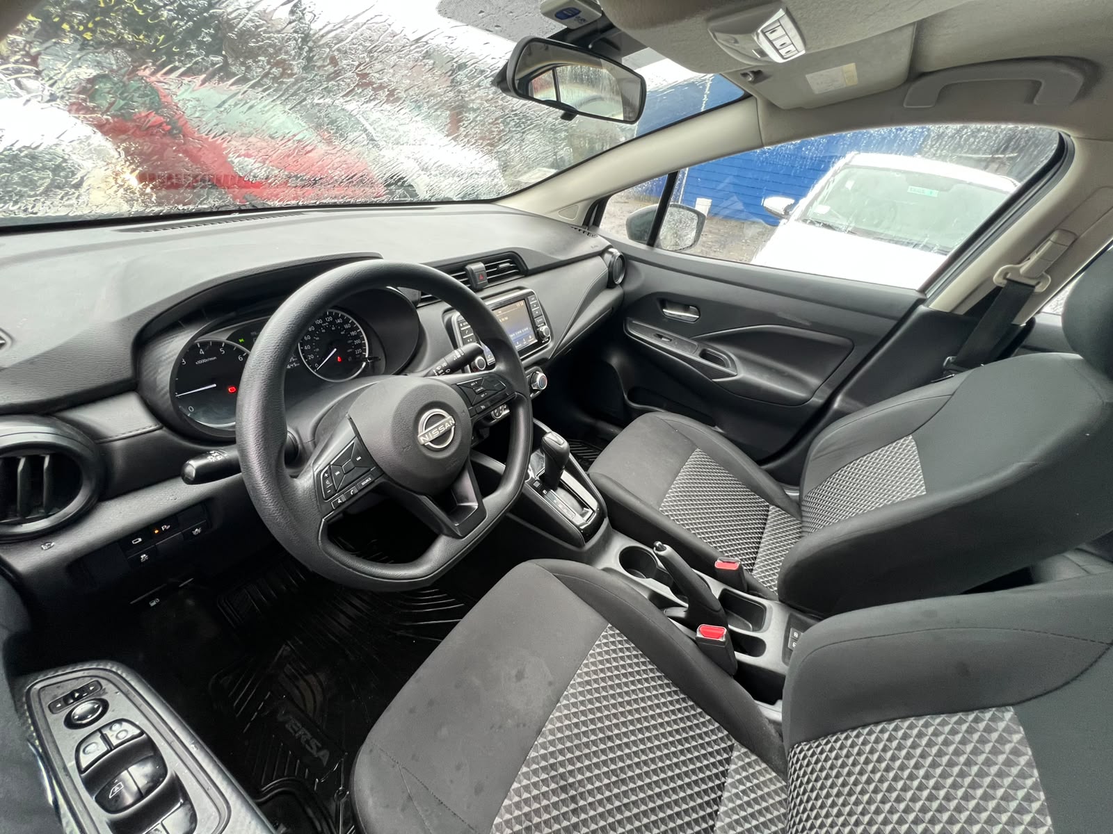 NISSAN VERSA AUTOMÁTICO 2024 - Imagen 7