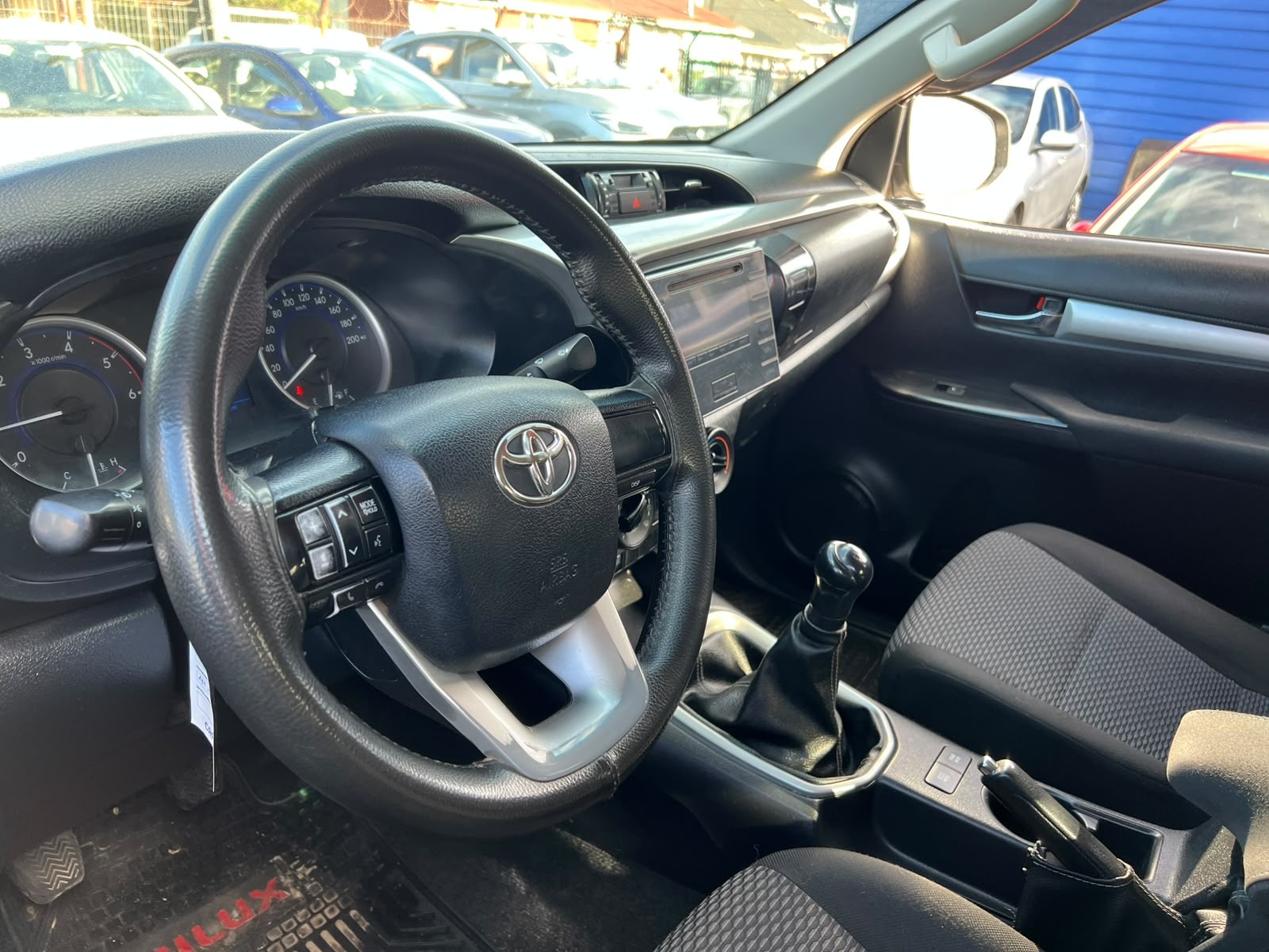 Toyota Hilux 2017 SR 4x4 - Imagen 8
