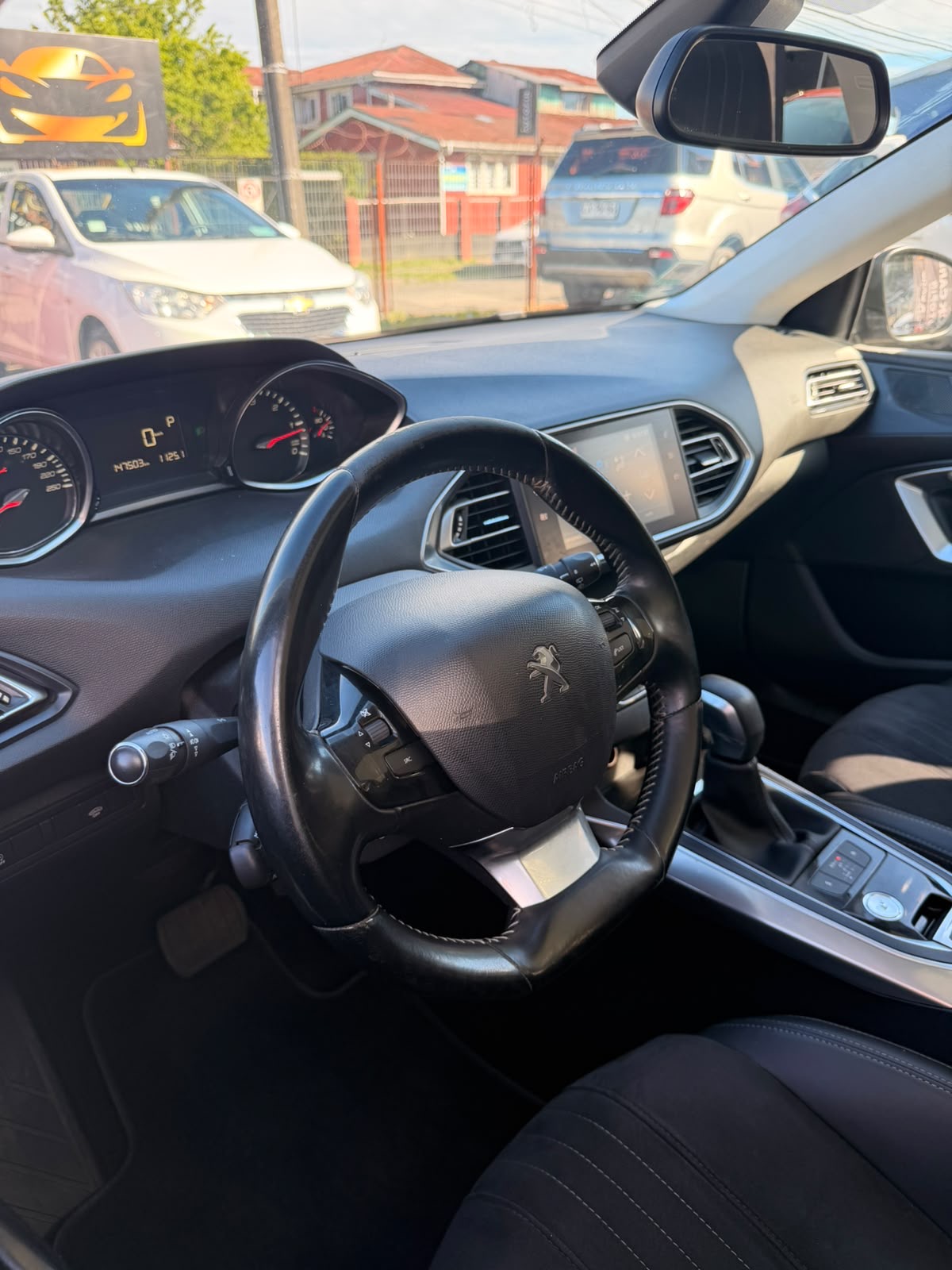 PEUGEOT 308 ALLURE HDI 1.6 AT 2018 - Imagen 9